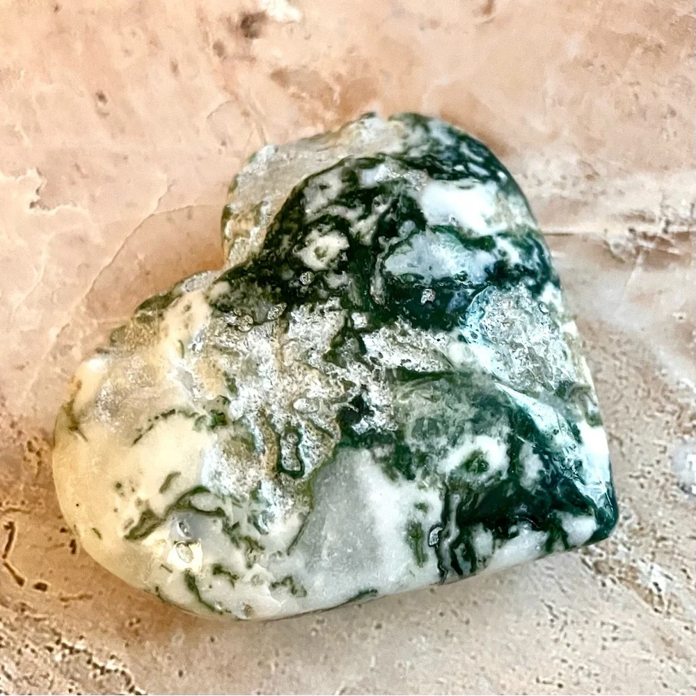 Green & White Moss Agate Heart Crystal Gemstone